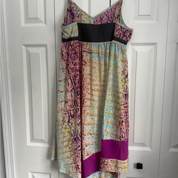 Simply Vera Sleeveless Handkerchief Dress - Picture 2 of 4